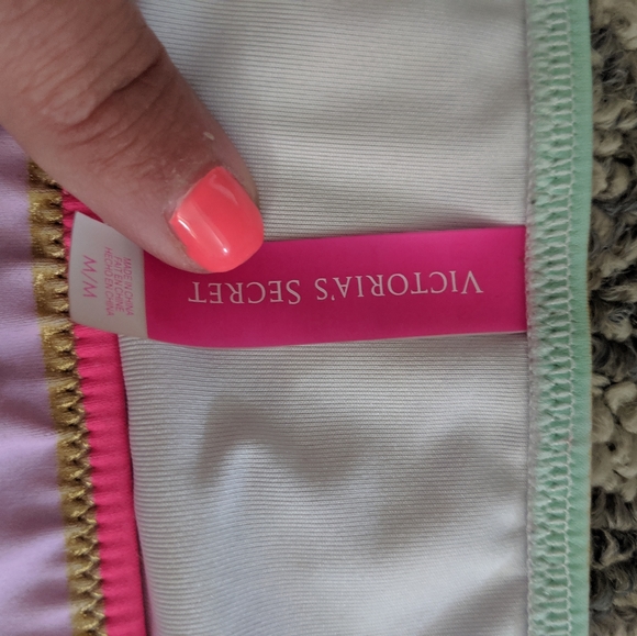 Victoria's Secret Bikini - Picture 3 of 3